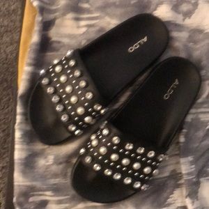 Aldo slides size 8